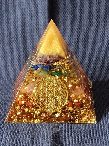 Orgonit pyramide mit - orgonit,